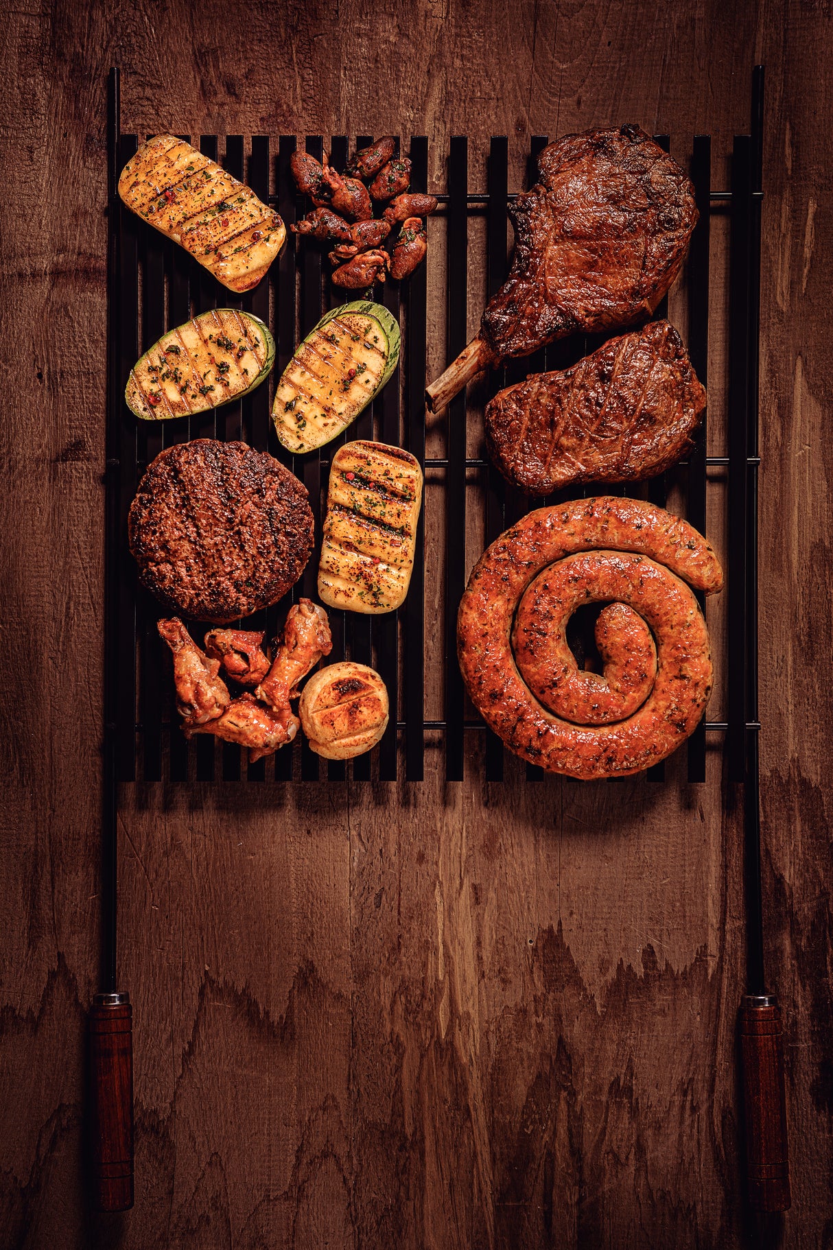 Churrasco Black Nitrocarburized Carbon Steel Grill with Wooden Handles