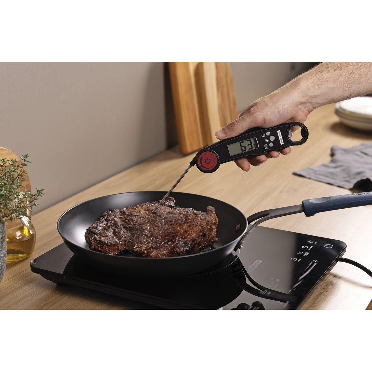 Churrasco Digital Meat Thermomether With Bottle Opener