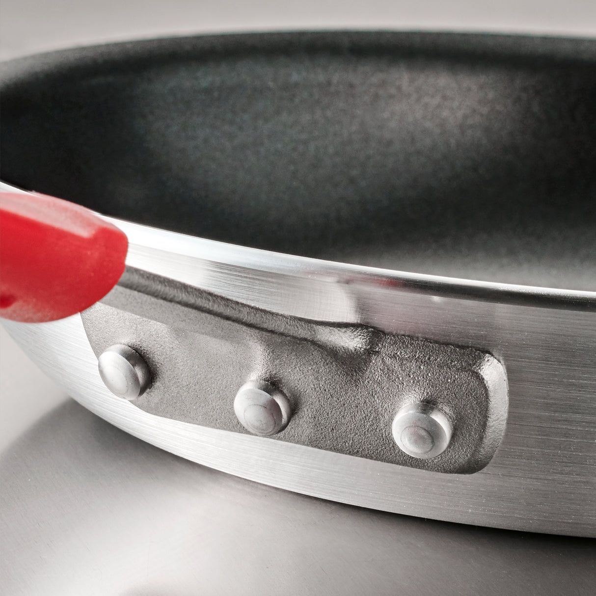 Professional Non-Stick Aluminium Frying Pan, 25cm, 1.9L
