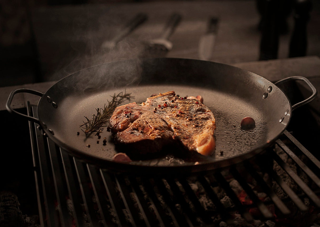 Churrasco Black Nitrocarburized Carbon Steel Round Griddle Pan, 40cm